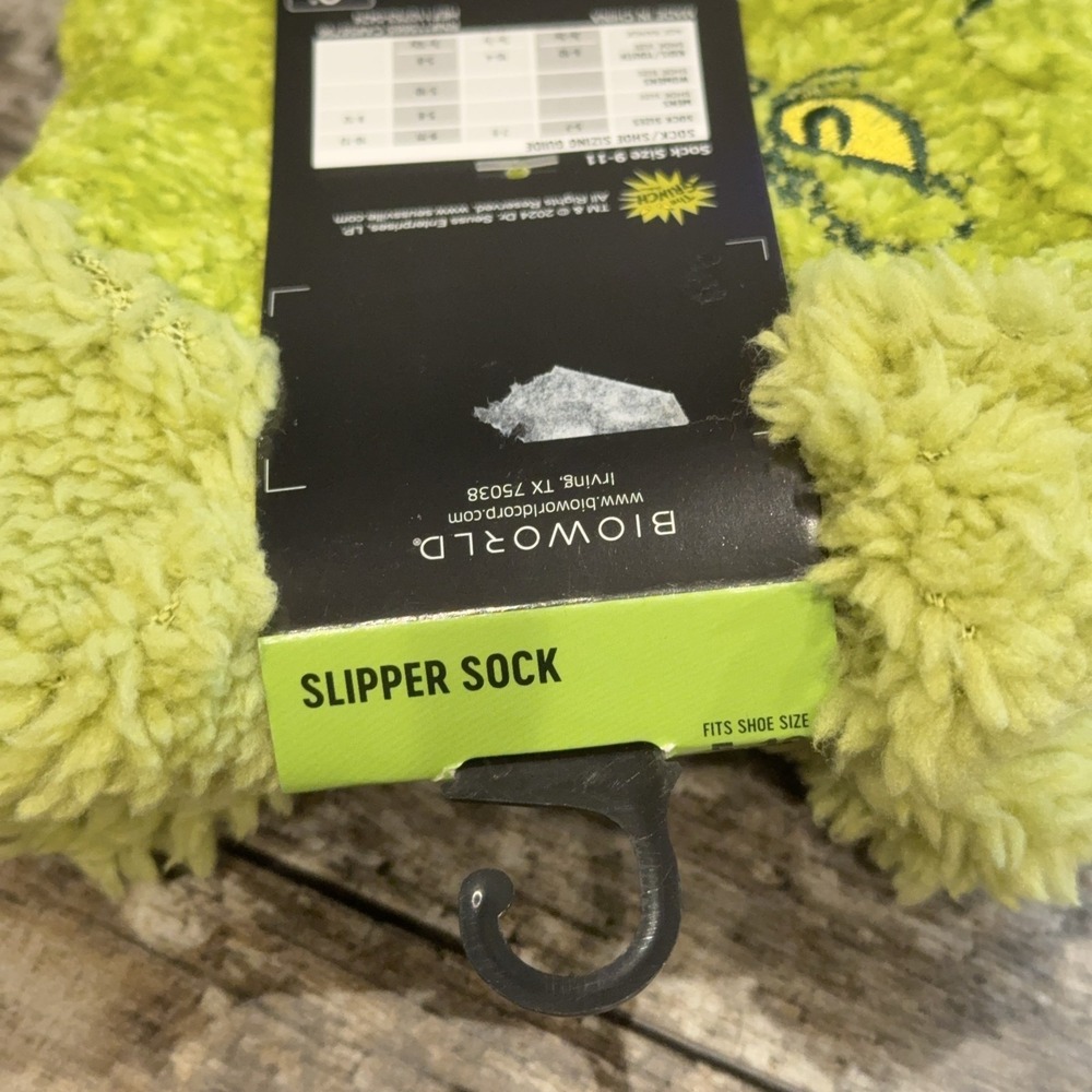 Bioworld Dr Seuss The Grinch Slipper Socks Womens 5-10 Green Fuzzy Non-Slip NEW - Picture 5 of 8